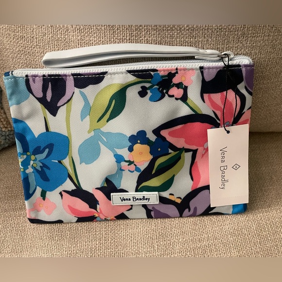 🌸🌼 NWT Vera Bradley Lighten Up Wristlet in Marion Floral 🌼🌸 - Picture 1 of 5